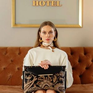 Beis Tapestry Messenger Tote